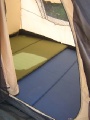 два коврика Twin 5 в палатке Bungala 5 